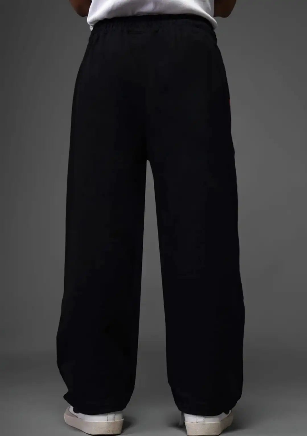 Oversized Black Streetwear Track Pants with Red Graphic – Baggy Fit Y2K Techwear Joggers | Trendy Korean Style Loose Pants for Men